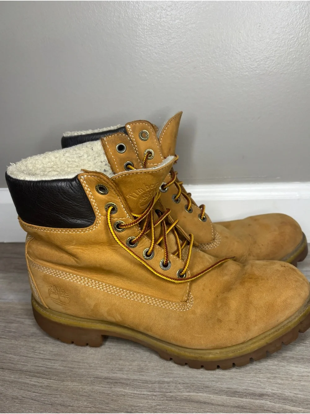 Timberland Wheat Brown Lace-Up Work Boots with Sherpa Collar